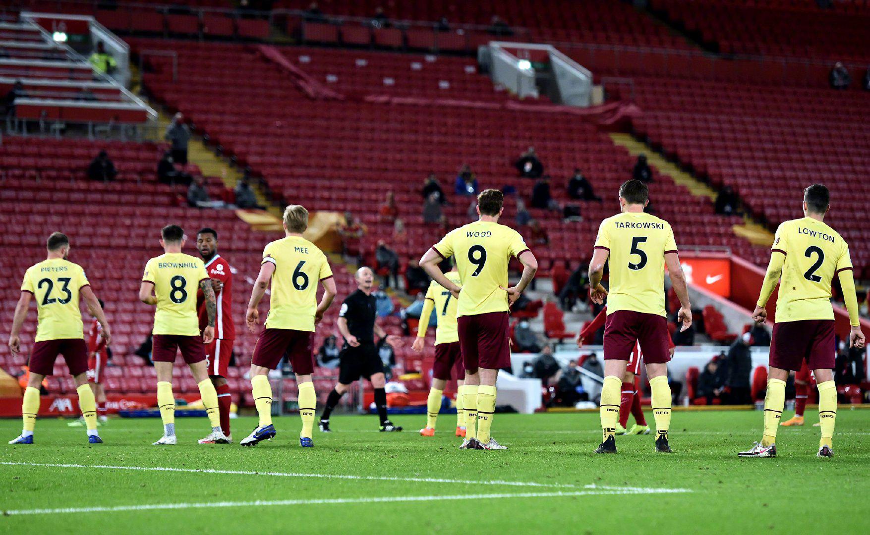 轻守门员成 轻守门员成