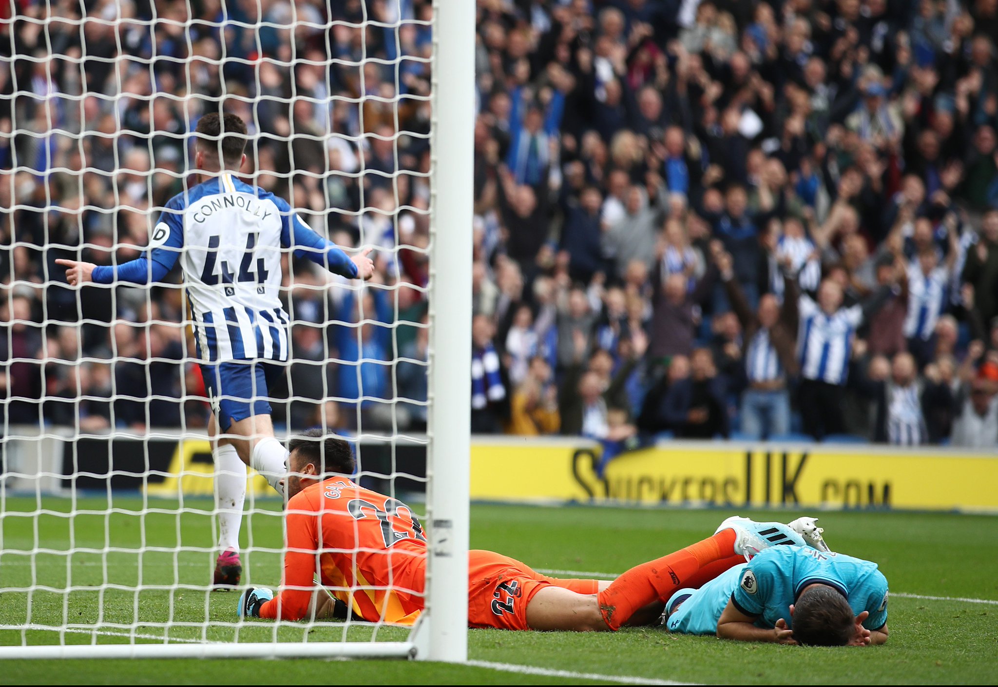 西甲第4輪補賽塞維利亞1-1巴塞羅那 阿勞霍破門孔德染紅被罰下.